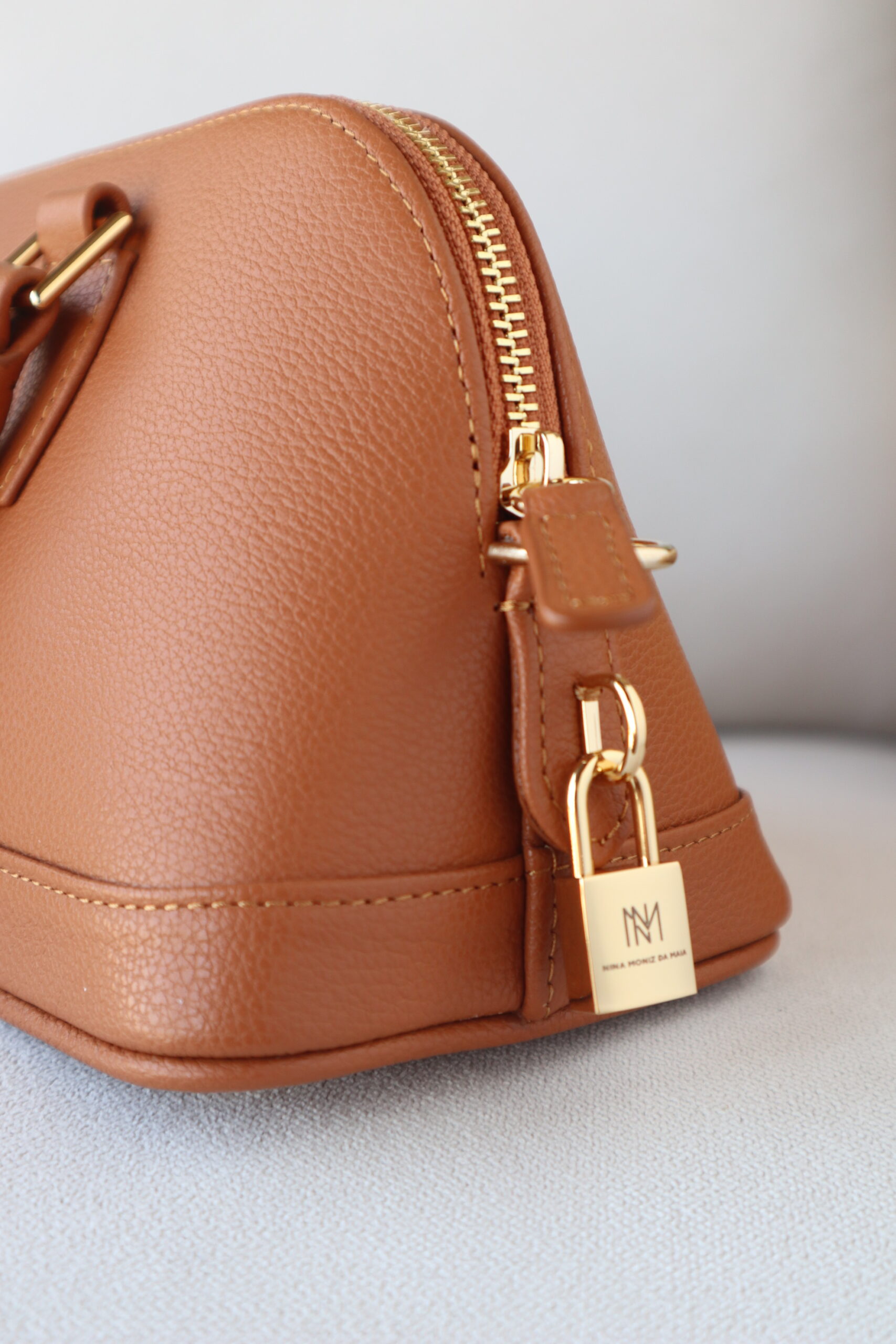 LA PETITE 24 GOLD (1 available) - Image 3